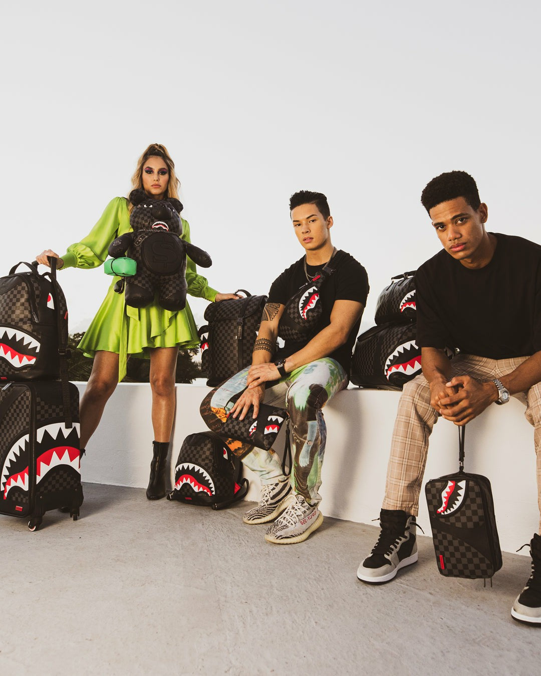 Sprayground - HENNY AIIR TO THE THRONE CROSSOVER CLUTCH