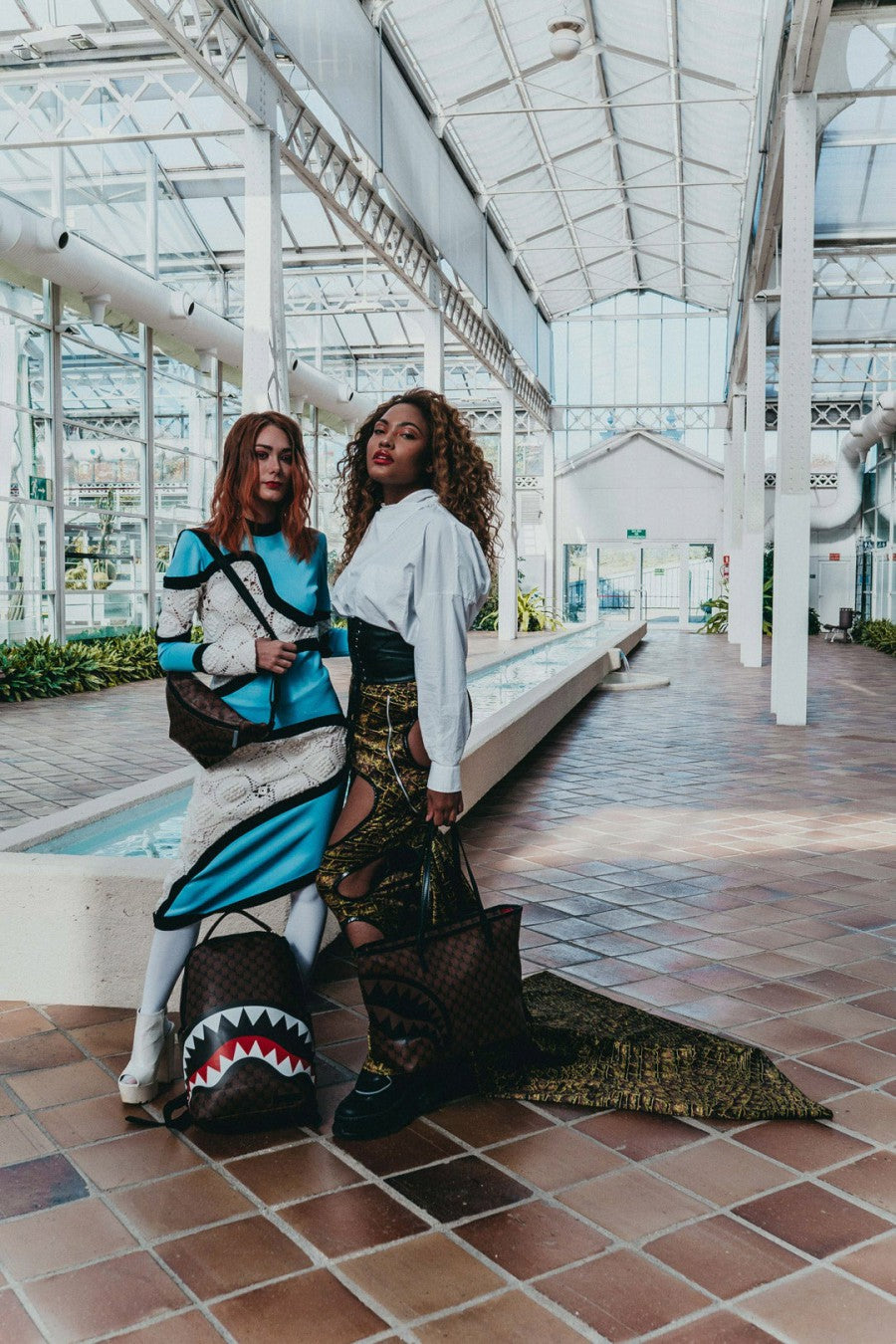 Sprayground - SHARKS AND SKULLS SAVVY CROSSBODY