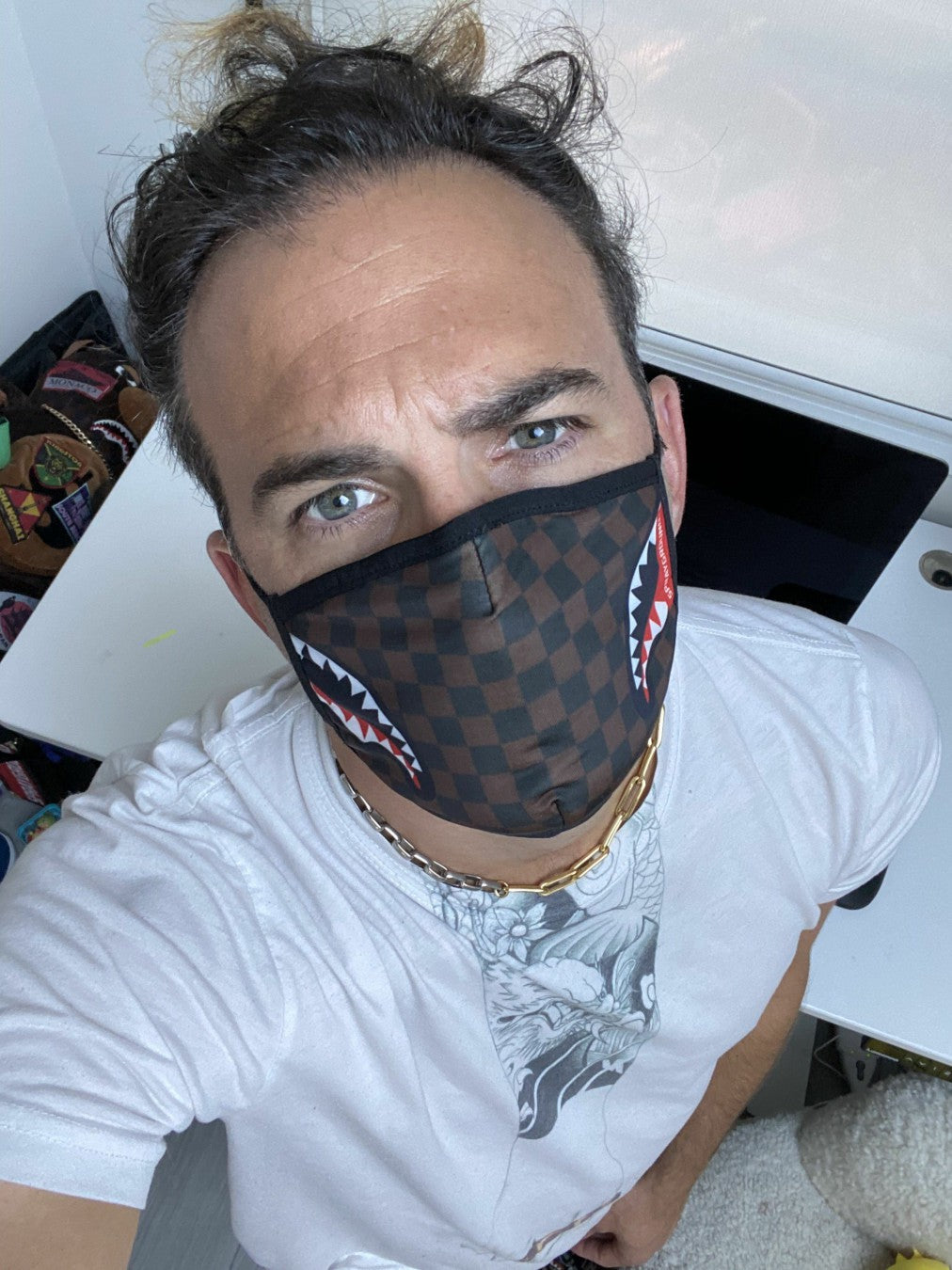 Sprayground - ADULT SHARKS IN PARIS (SIDE SHARK) FORM-FITTING FACE MASK