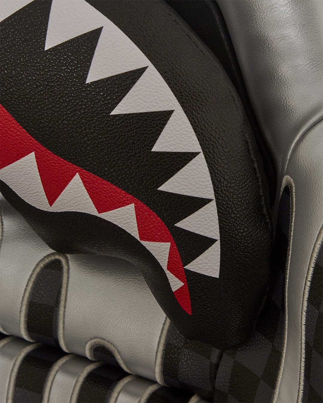 Sprayground - GHOST DRIP SHARK CHAIR