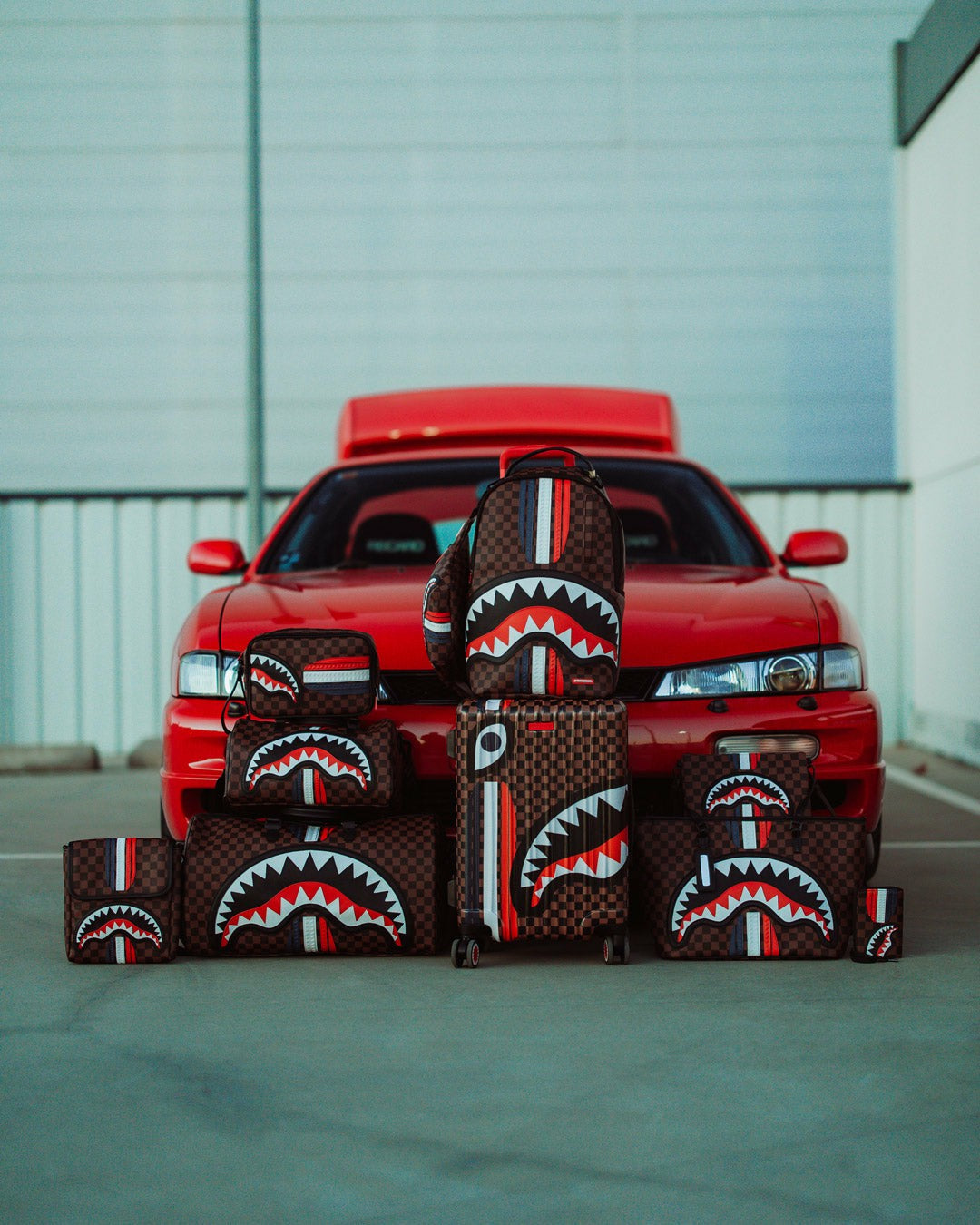 Sprayground - SHARKS IN PARIS GT CROSSOVER CLUTCH
