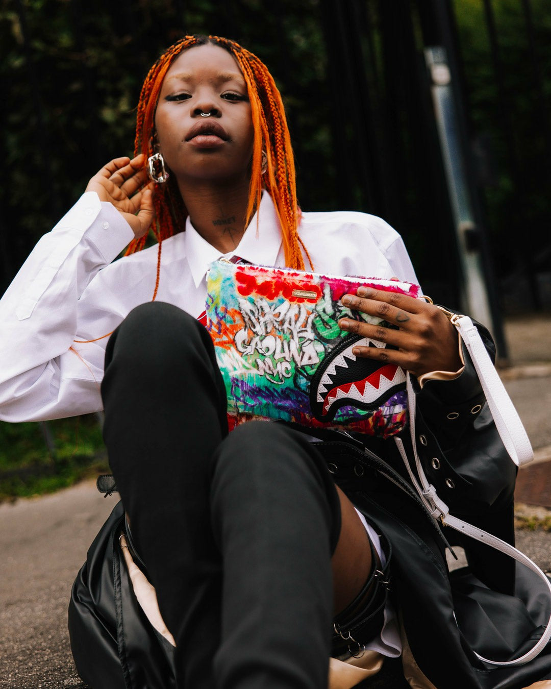 Sprayground - LE MONDE DES GRAFFITIS CROSSOVER CLUTCH