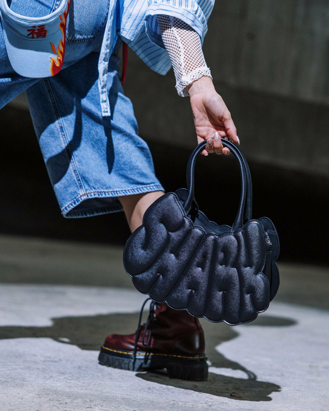 Sprayground - BUBBLE BUBBLE SHARK HANDBAG