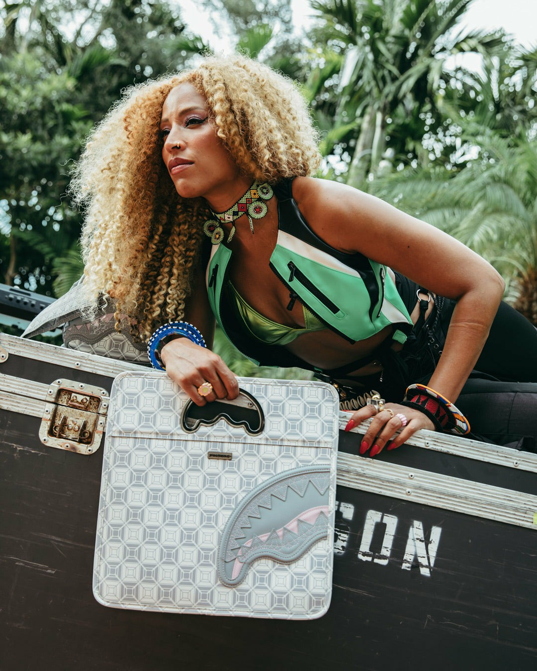 Sprayground - A.I.8 AFRICAN INTELLIGENCE BOOKED & BUSY CITY SAVVY HANDBAG