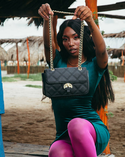 Sprayground - NOIR QUILT GOLD CHAIN SHARK HANDBAG
