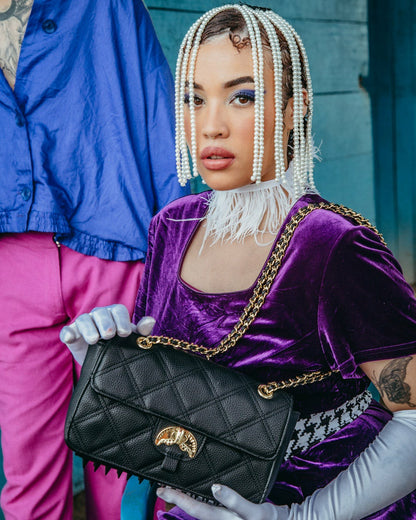 Sprayground - NOIR QUILT GOLD CHAIN SHARK HANDBAG