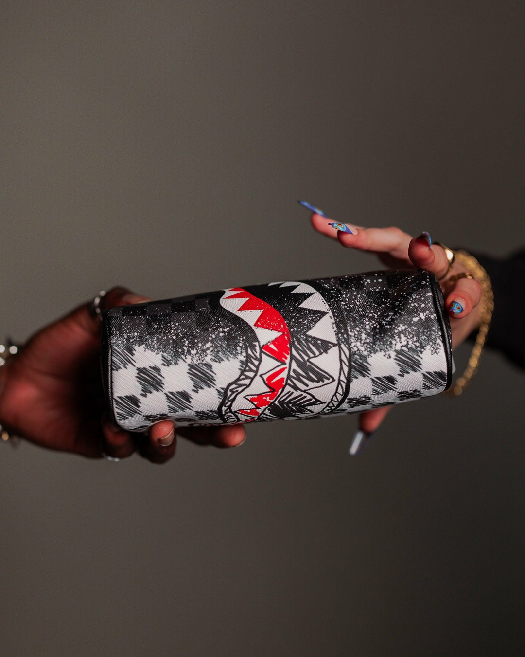 Sprayground - SCRIBBLE DRIBBLE CHECK POUCH