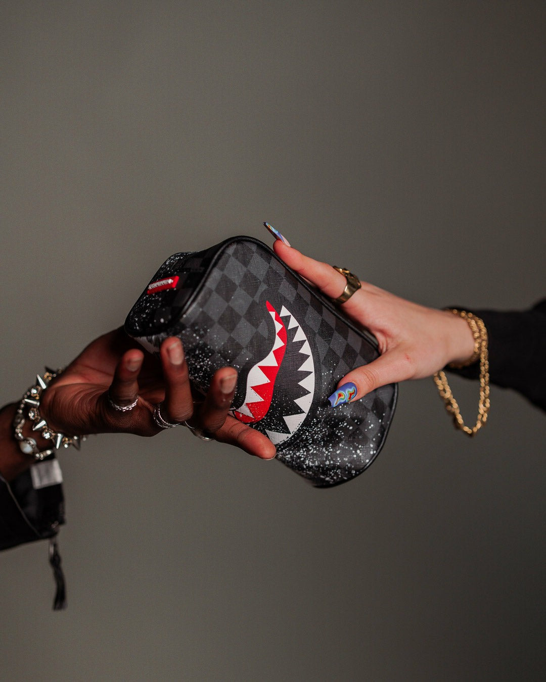 Sprayground - SCRIBBLE DRIBBLE CHECK POUCH