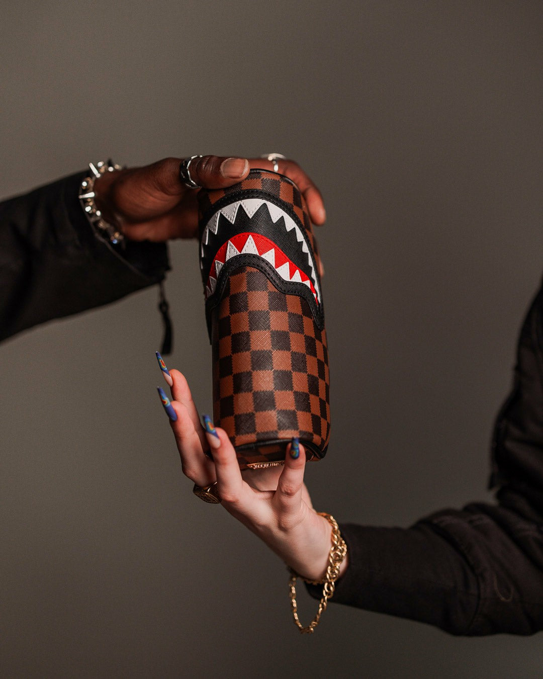 Sprayground - SAWTOOTH SHARKS IN PARIS POUCH