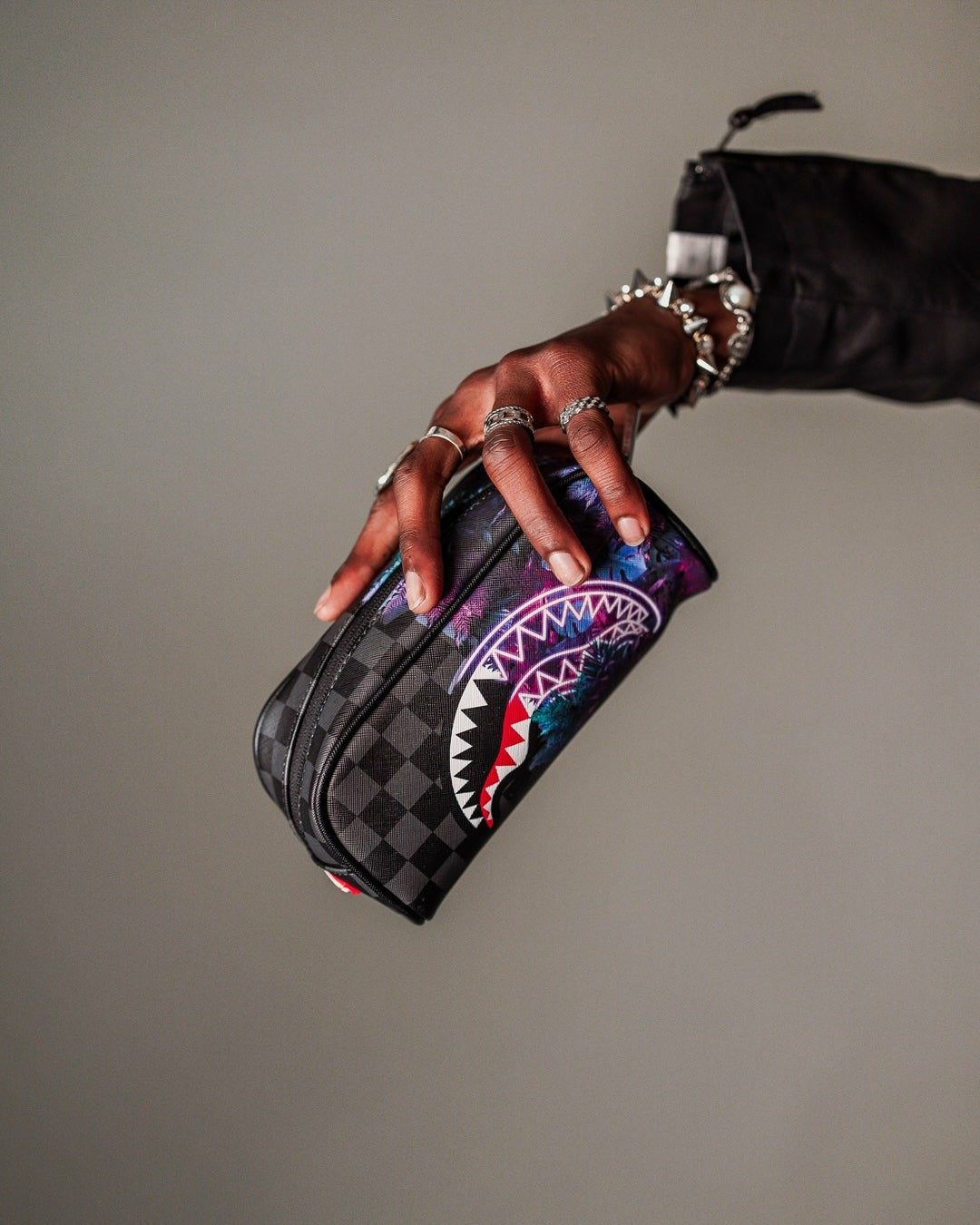 Sprayground - WELCOME TO THE PARTY POUCH