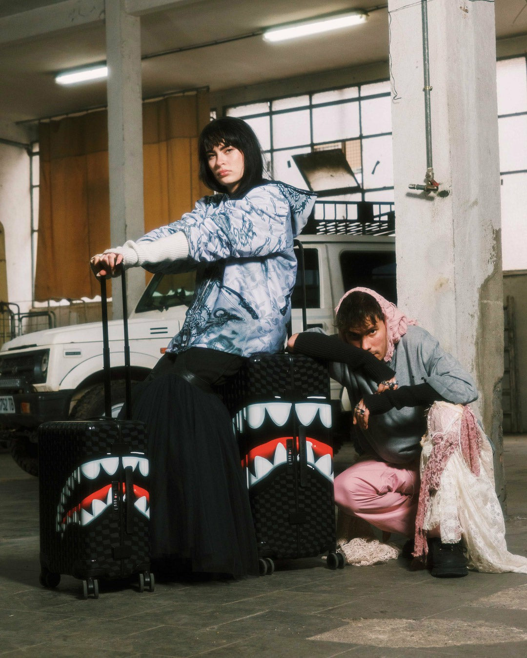 Sprayground - SHARKS IN PARIS HYPER PUFF CARRY-ON LUGGAGE