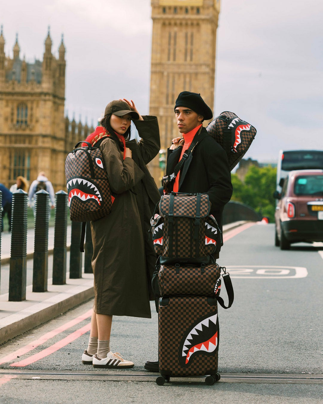 Sprayground - THE PRIVATE JET SHARK CLUB CARRY-ON LUGGAGE