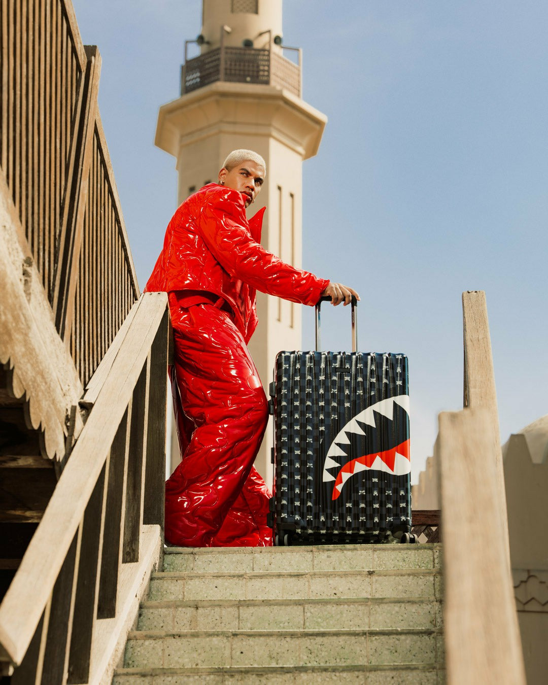 Sprayground - SHARK MOB HIDEOUT FULL-SIZE LUGGAGE