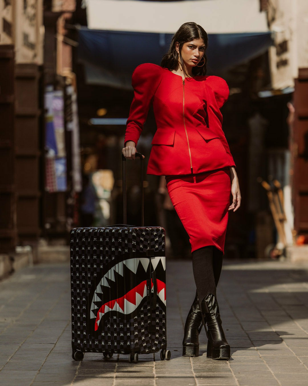Sprayground - SHARK MOB HIDEOUT FULL-SIZE LUGGAGE
