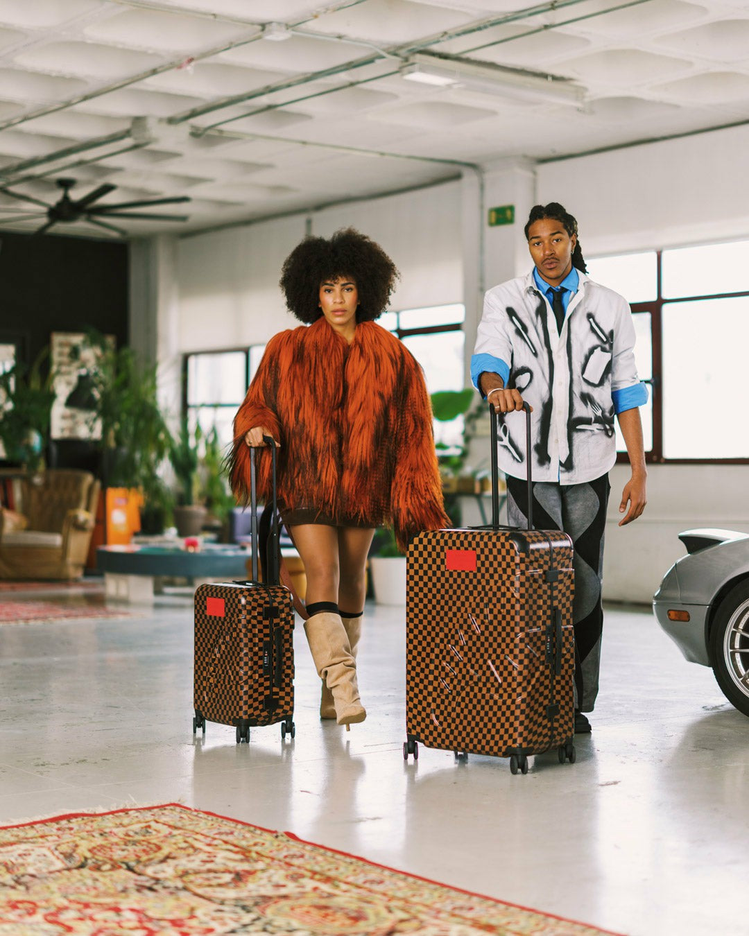 Sprayground - KATANA CHECK BOSS FULL-SIZE LUGGAGE