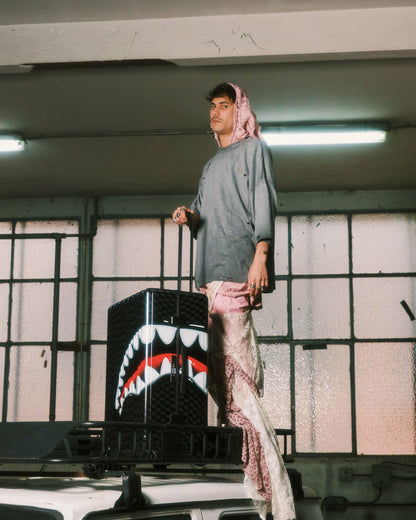 Sprayground - SHARKS IN PARIS HYPER PUFF FULL-SIZE LUGGAGE