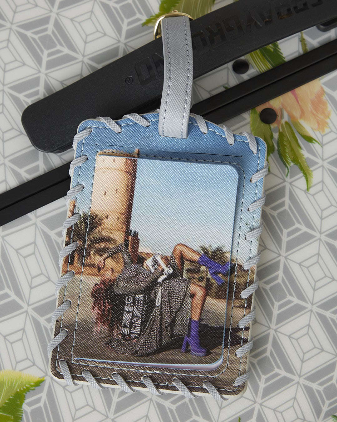 Sprayground - A.I. AFRICAN INTELLIGENCE ELEGANT ENERGY SHARKITECTURE FULL SIZE LUGGA