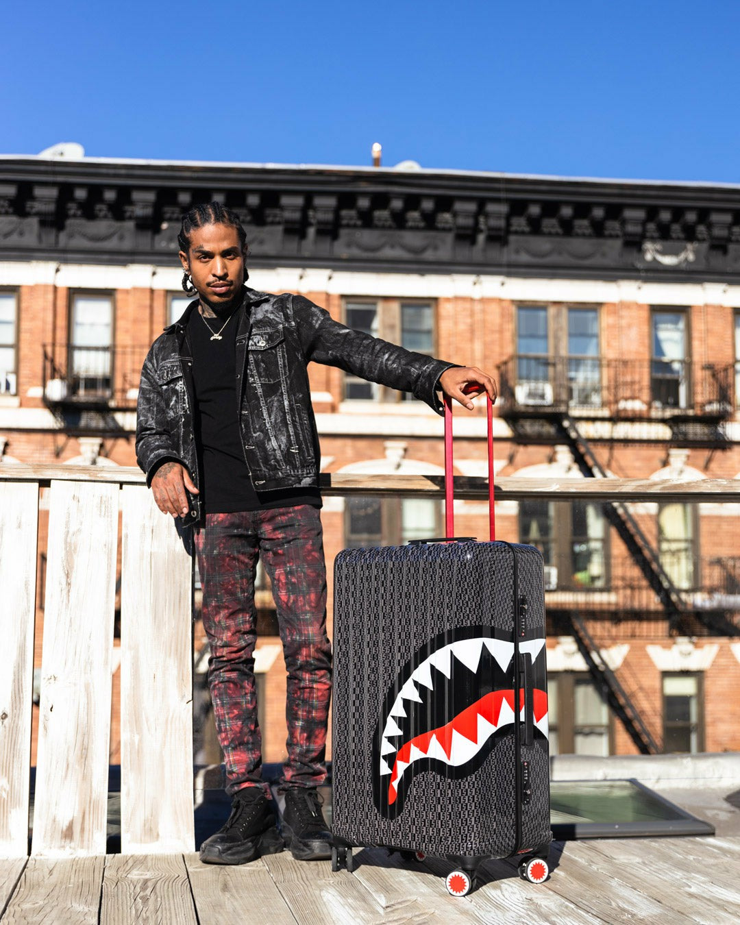 Sprayground - SPRAYGATTI REVV SHARKNAUTICS HARDSHELL FULL-SIZE LUGGAGE