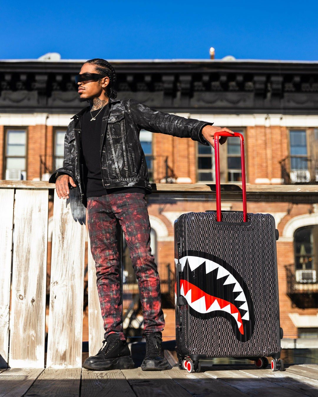 Sprayground - SPRAYGATTI REVV SHARKNAUTICS HARDSHELL FULL-SIZE LUGGAGE