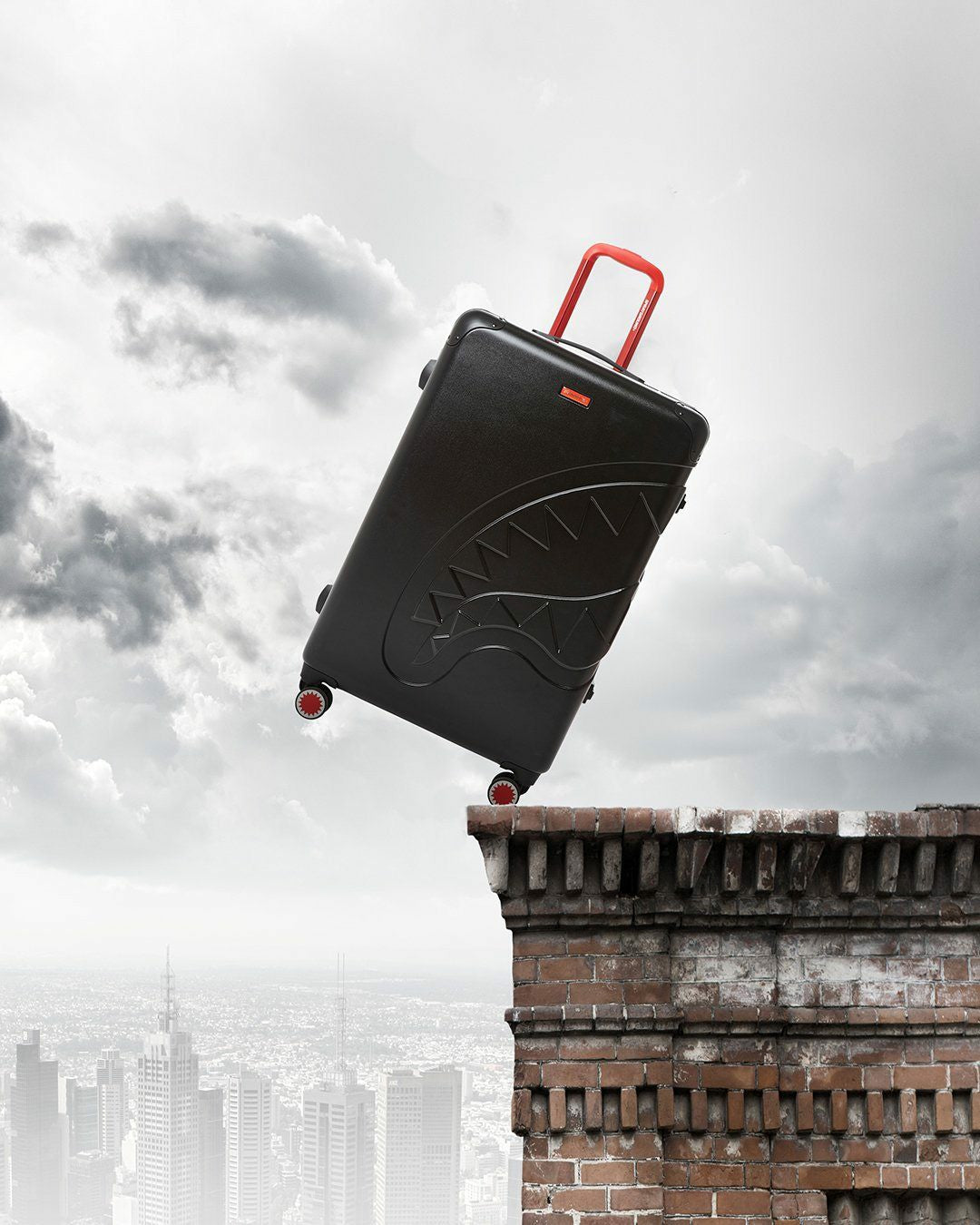 Sprayground - SHARKITECTURE MOLDED 29” FULL-SIZE LUGGAGE