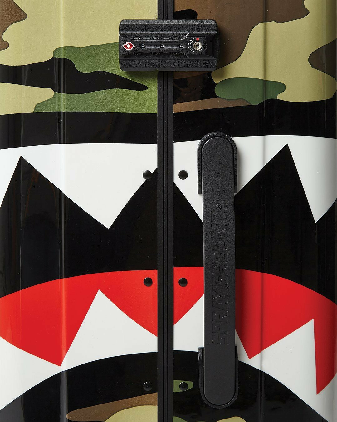 Sprayground - SHARKNAUTICS (CAMO) 29.5” FULL-SIZE LUGGAGE