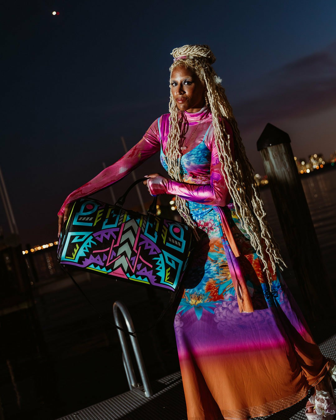 Sprayground - A.I. PATH TO THE FUTURE III DUFFLE - SANDFLOWER COLLAB (GLOW IN THE DA