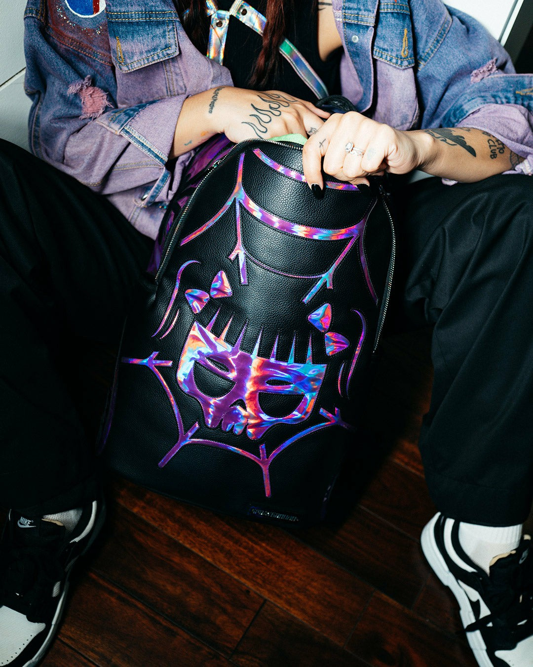 Sprayground - CAZZU IRIDESCENT CUT & SEW SPIDER SKULL SHARK BACKPACK (DLXV)