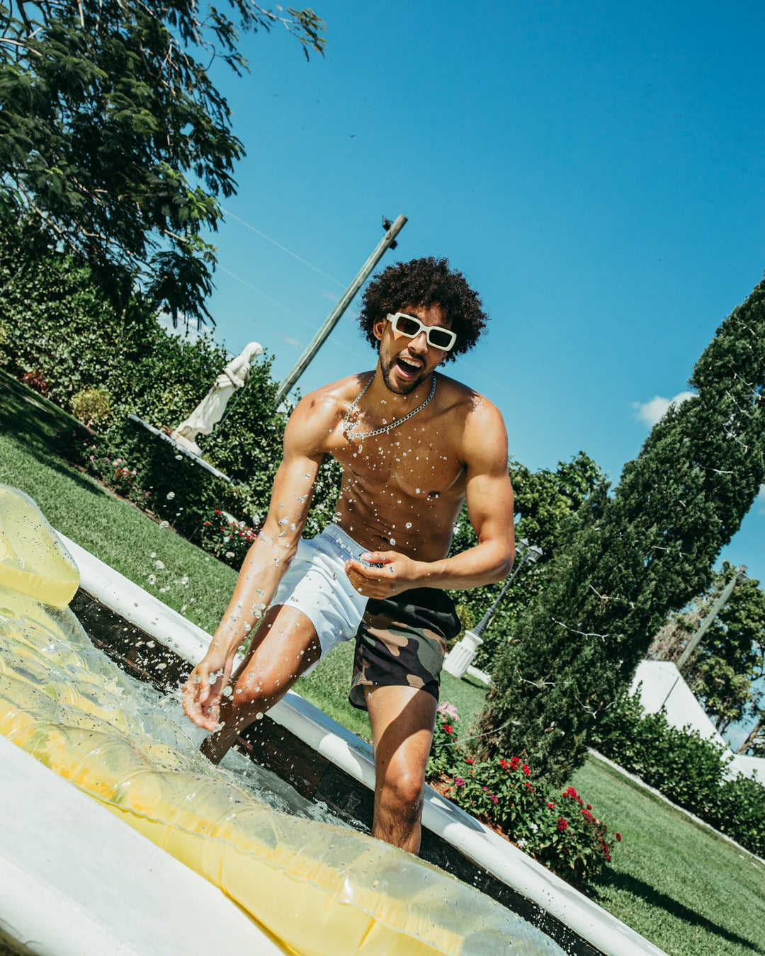 Sprayground - SPLIT BITE CAMO SHOTO SWIM TRUNKS