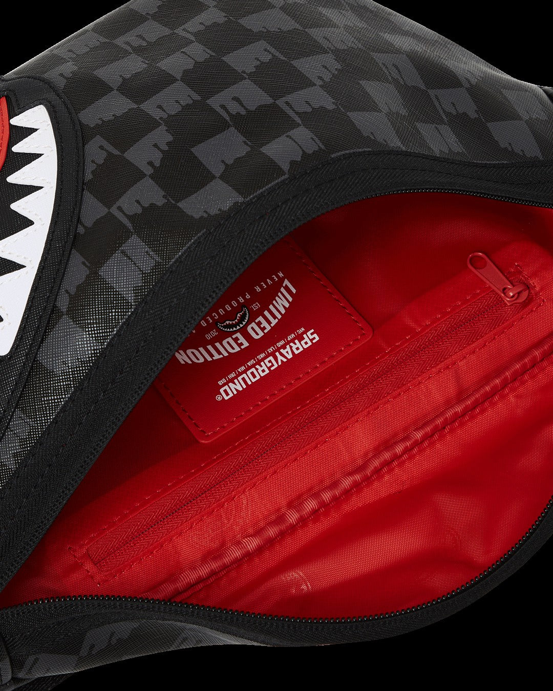Sprayground - SHARKS IN PARIS THUNDERDRIP SAVVY CROSSBODY