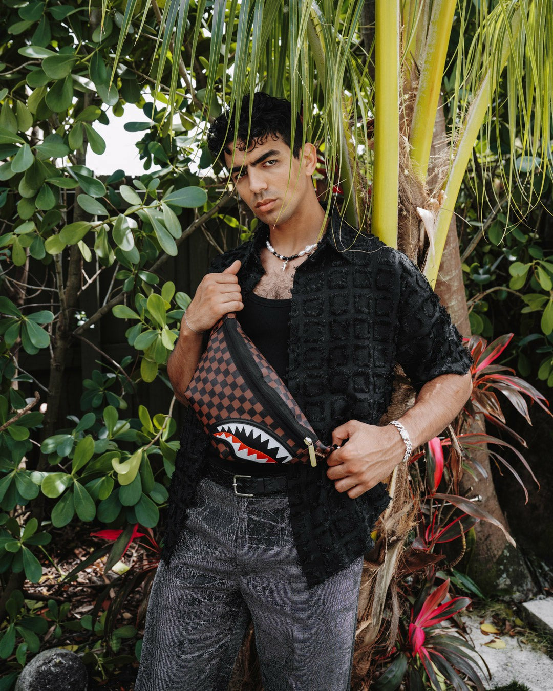 Sprayground - SAWTOOTH SHARKS IN PARIS SAVVY CROSSBODY