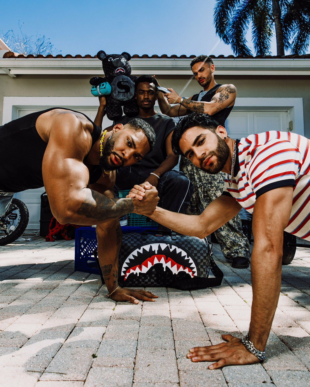 Sprayground - SHARKS IN PARIS THUNDERDRIP DUFFLE