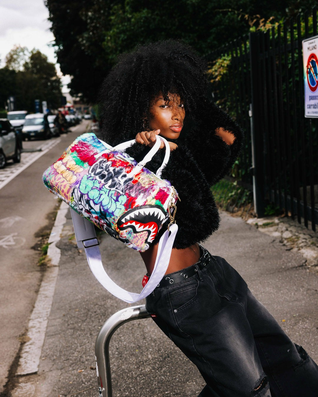 Sprayground - LE MONDE DES GRAFFITIS MINI DUFFLE