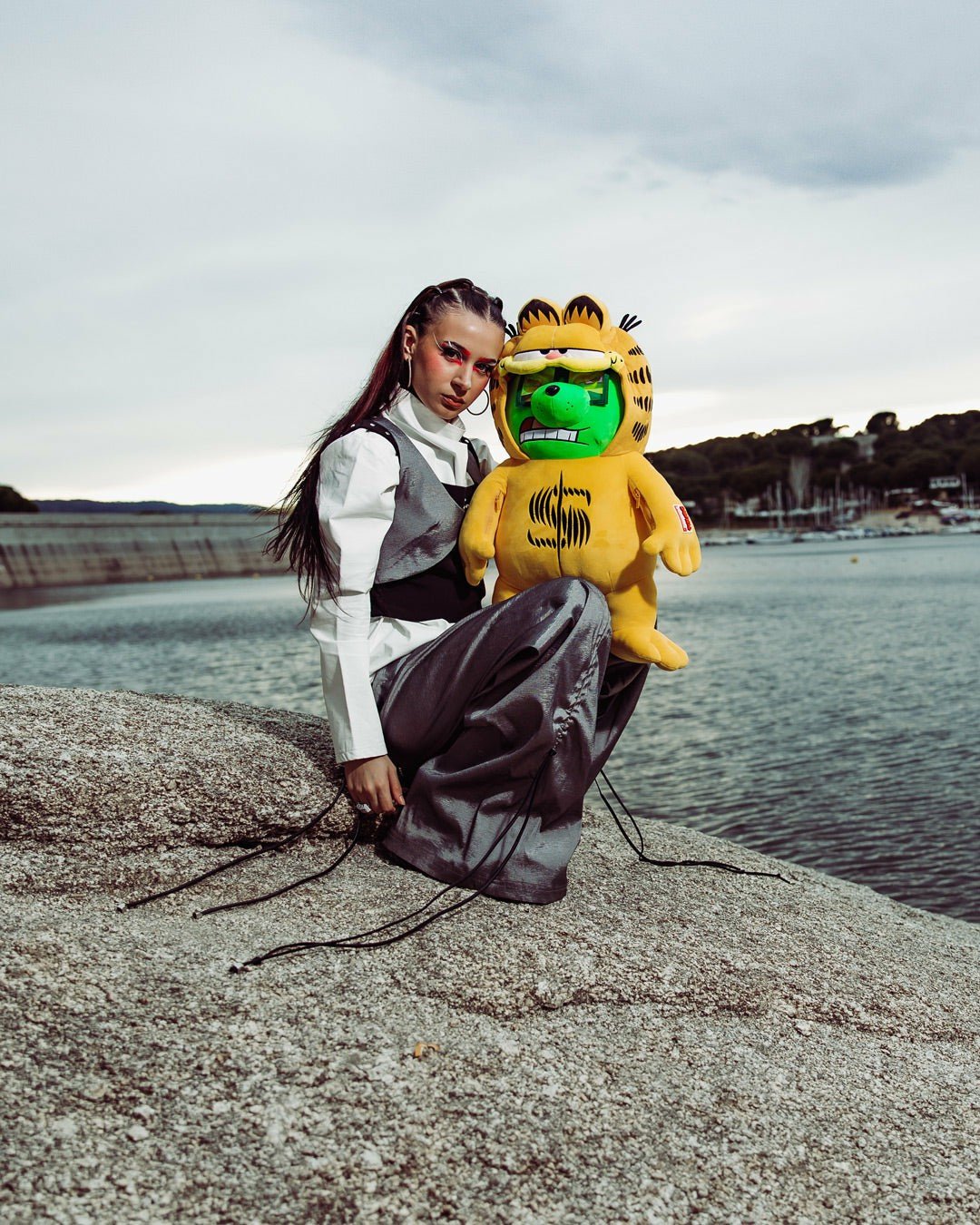 Sprayground - GARFIELD MONEYBEAR SUIT TEDDYBEAR BACKPACK