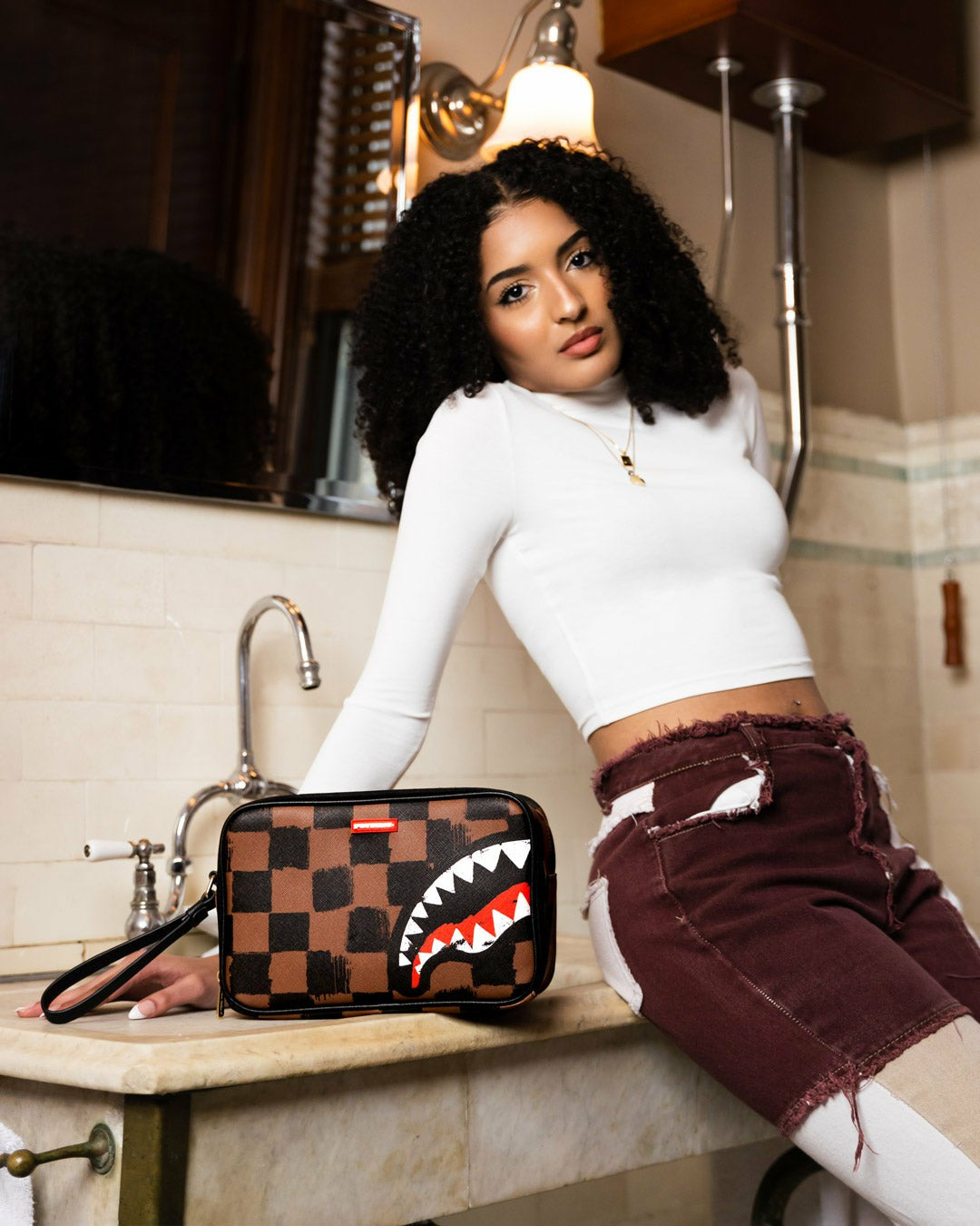 Sprayground - SHARKS IN PARIS VANQUISH TOILETRY BAG