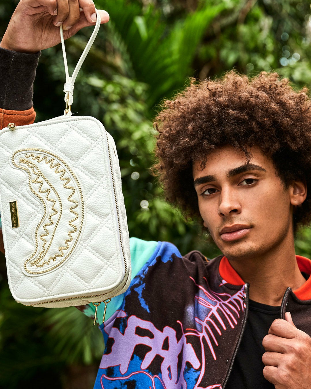 Sprayground - RIVIERA LE BLANC GOLD CHAIN SHARK TOILETRY BAG