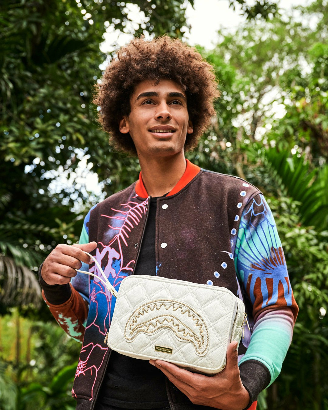 Sprayground - RIVIERA LE BLANC GOLD CHAIN SHARK TOILETRY BAG