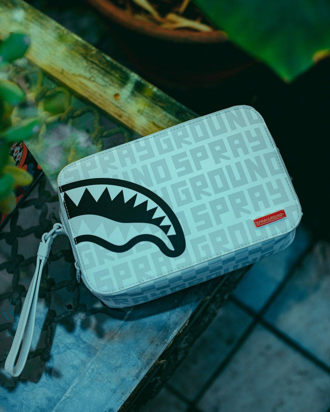 Sprayground - SPLIT THE CHECK (PEARL) TOILETRY BAG