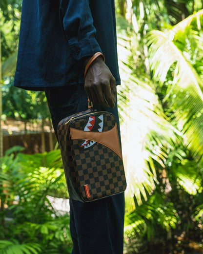 Sprayground - HENNY AIR TO THE THRONE TOILETRY