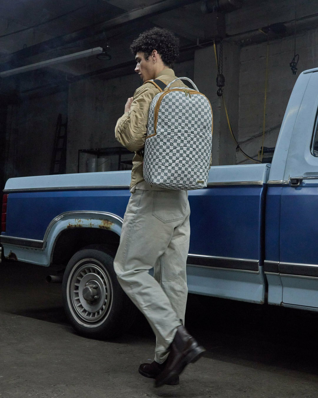Sprayground - THE PRIVATE JET SHARK CLUB - HIGH ALTITUDE BACKPACK