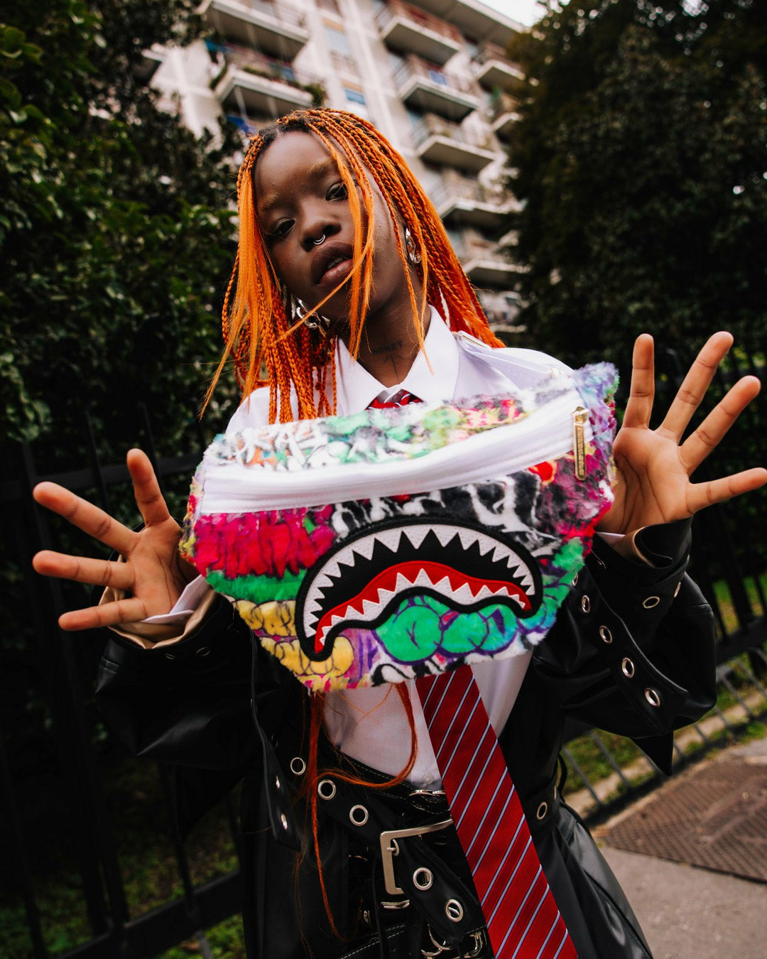 Sprayground - LE MONDE DES GRAFFITIS SAVVY CROSSBODY