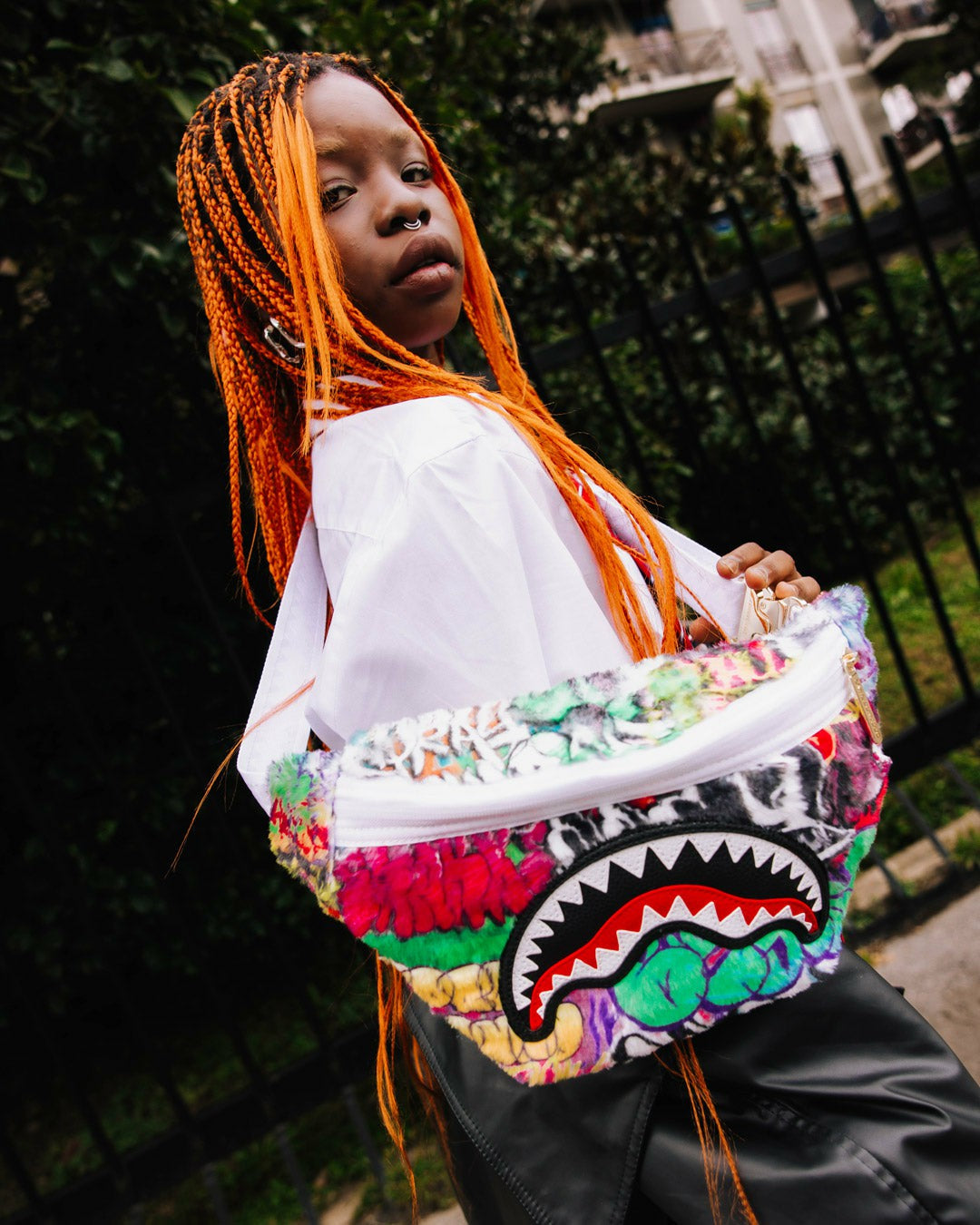 Sprayground - LE MONDE DES GRAFFITIS SAVVY CROSSBODY