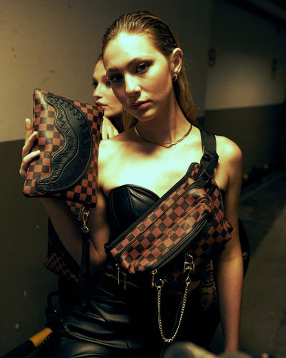 Sprayground - HENNY LOCK SHARKS IN PARIS CROSSOVER CLUTCH