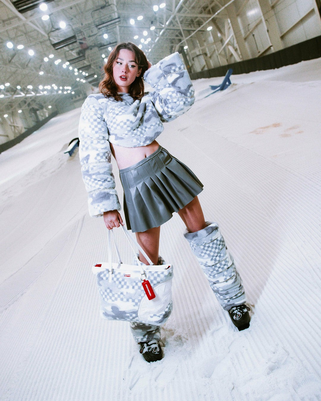 Sprayground - 3AM PLUSH SWISS ALPS TOTE