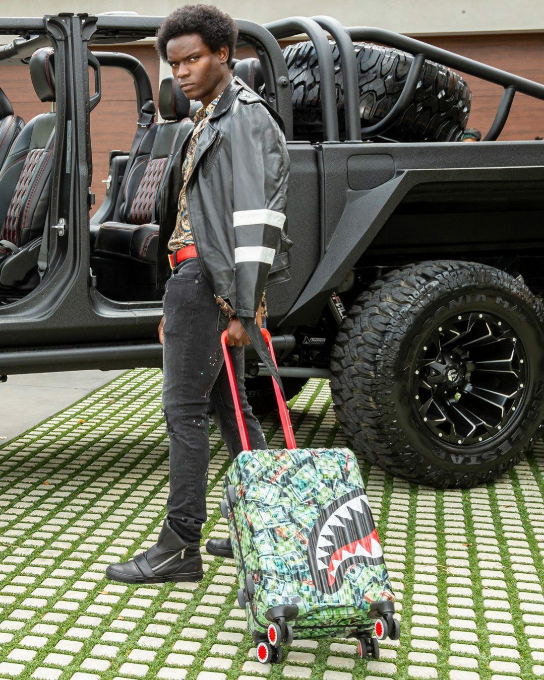 Sprayground - MAMA I MADE IT SHARKNAUTICS HARDSHELL CARRY-ON LUGGAGE
