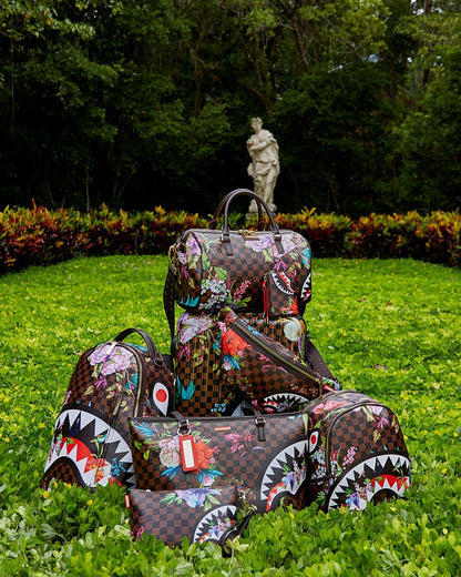 Sprayground - GARDEN OF SHARKS SHARKNAUTICS HARDSHELL CARRY-ON LUGGAGE