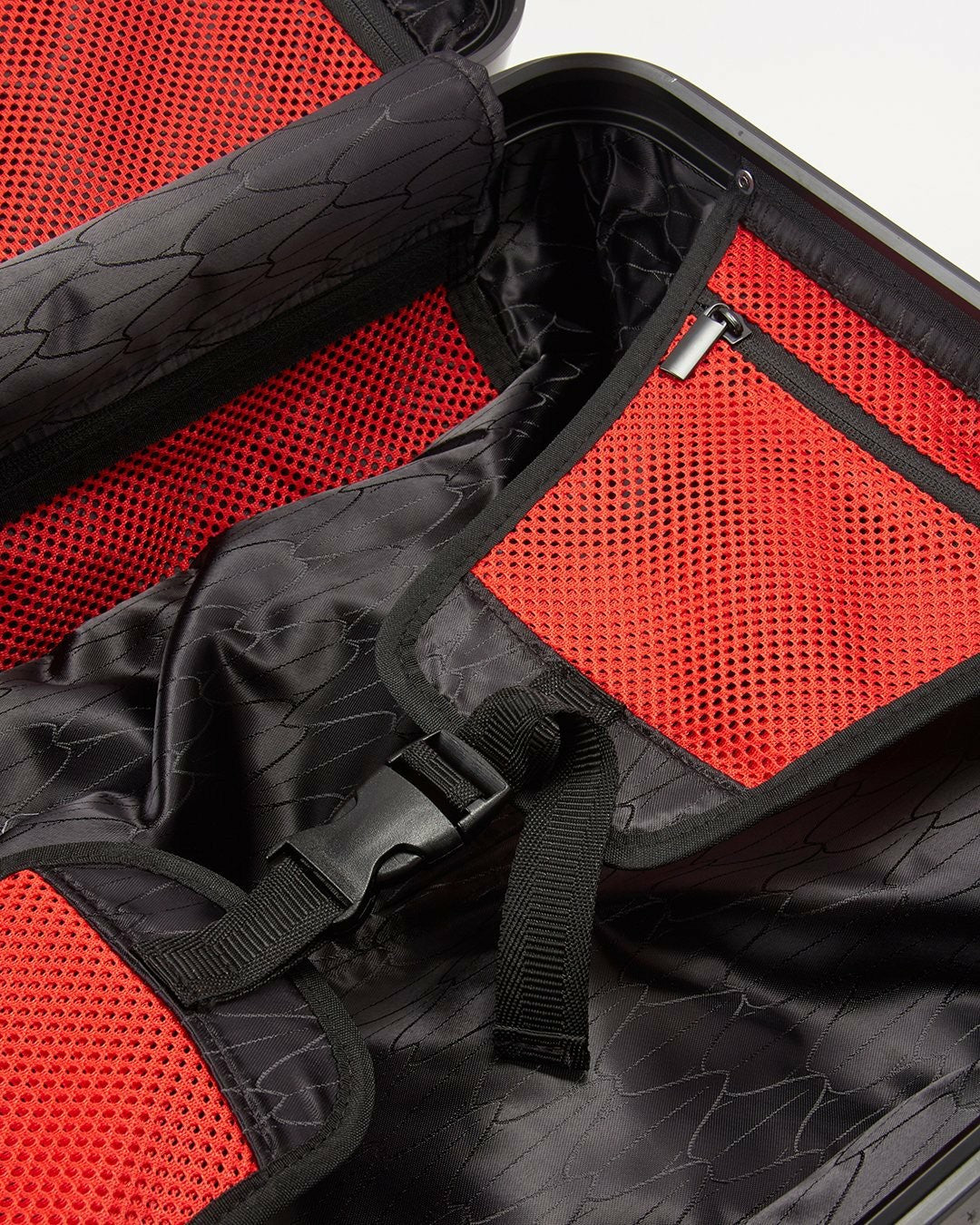 Sprayground - SHARKITECTURE MOLDED 22” CARRY-ON LUGGAGE