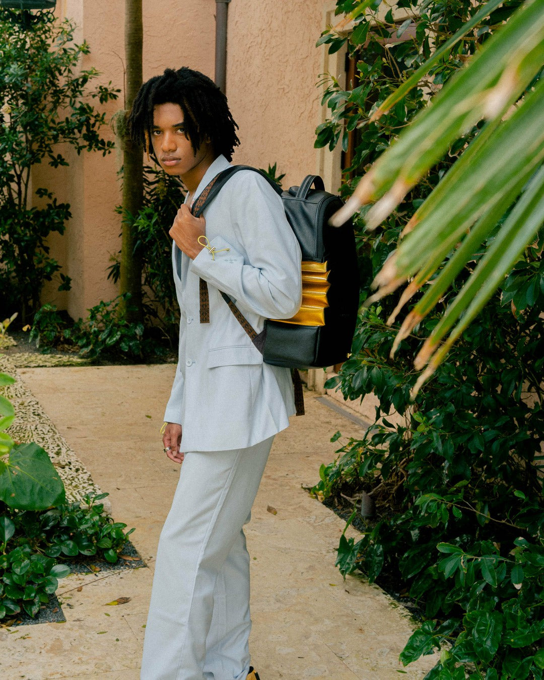 Sprayground - A.i.3 SHARK BITE BLACK GOLD BACKPACK (DLXV)