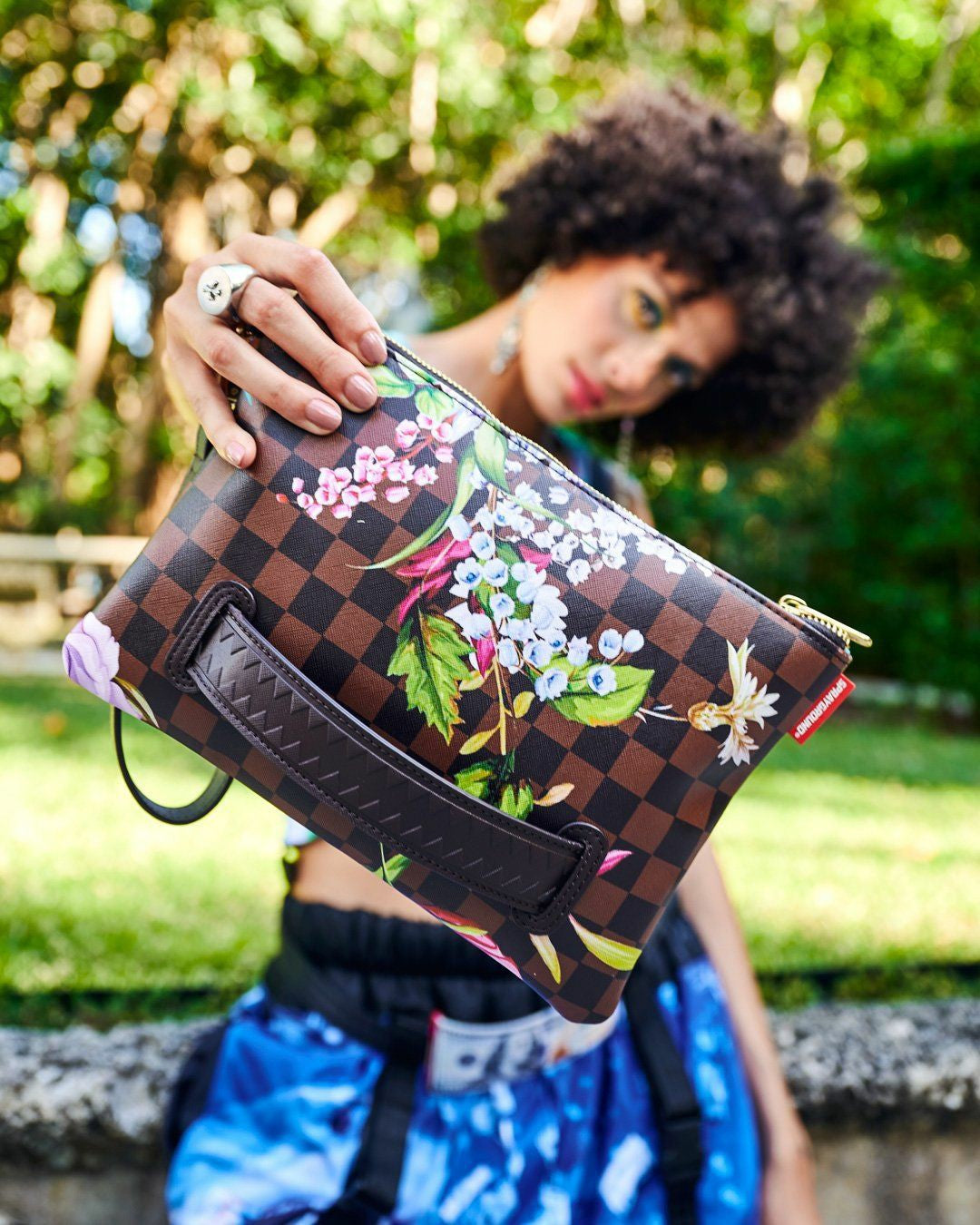 Sprayground - GARDEN OF SHARKS CROSSOVER CLUTCH