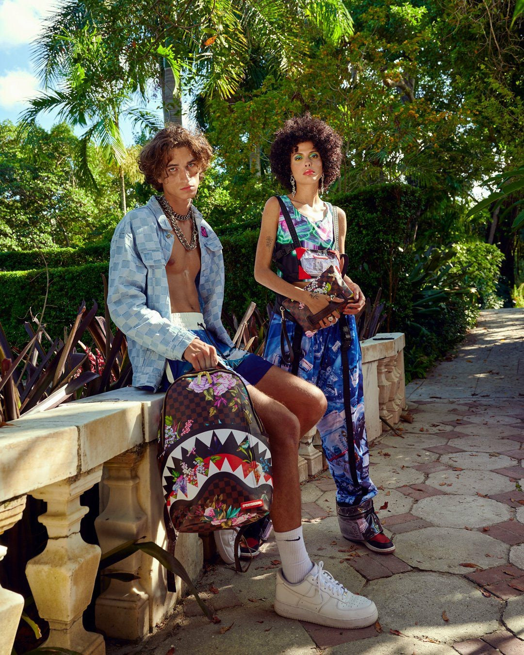 Sprayground - GARDEN OF SHARKS CROSSOVER CLUTCH