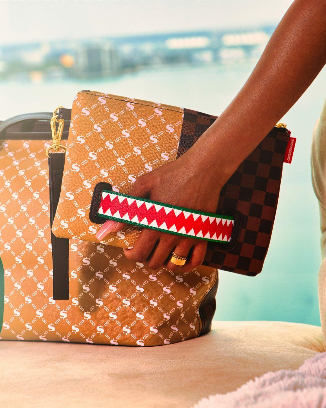 Sprayground - PARIS VS FLORENCE CROSSOVER CLUTCH